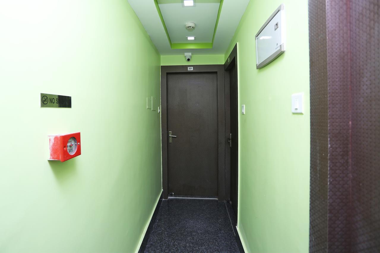 כלכותה Oyo 9975 Hotel Asmeet מראה חיצוני תמונה
